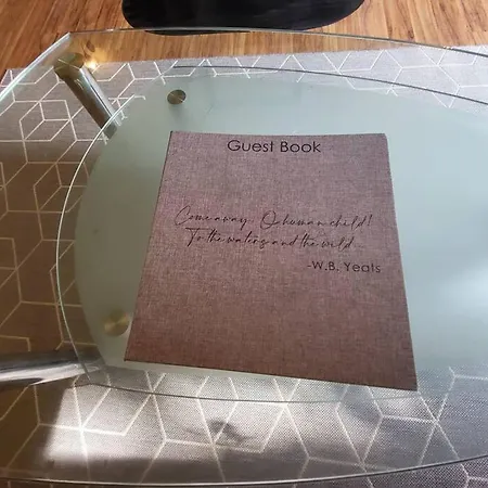 Mulberry House * Willsborough